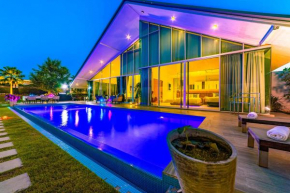 Large Private Pool Villa with 7 Bedrooms 7B